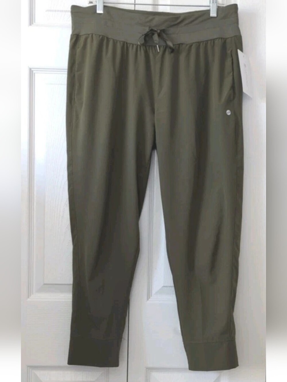NWT! ~UNIPRO~ ADORABLE ARMY GREEN QWICK-DRY JOGGER PANTS-L